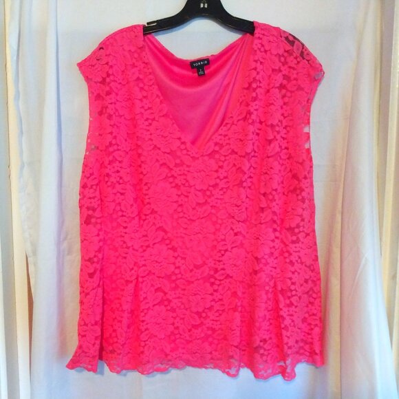 torrid Tops - Torrid Pink Lace V-Neck Sleeveless Top Plus 2 (XL) Romantic Coquette Y2K Layer